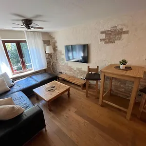 Stylish Oldtown Free Parking Air Condition Apartment